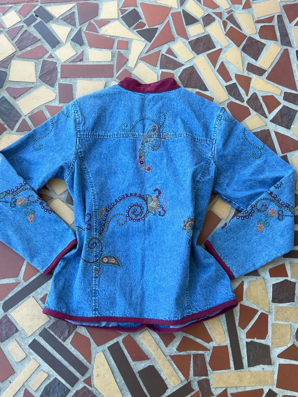 Vintage Granny Core Denim&Co Blue Embroidered Denim Jacket with Burgundy Trim - Picture 6 of 6